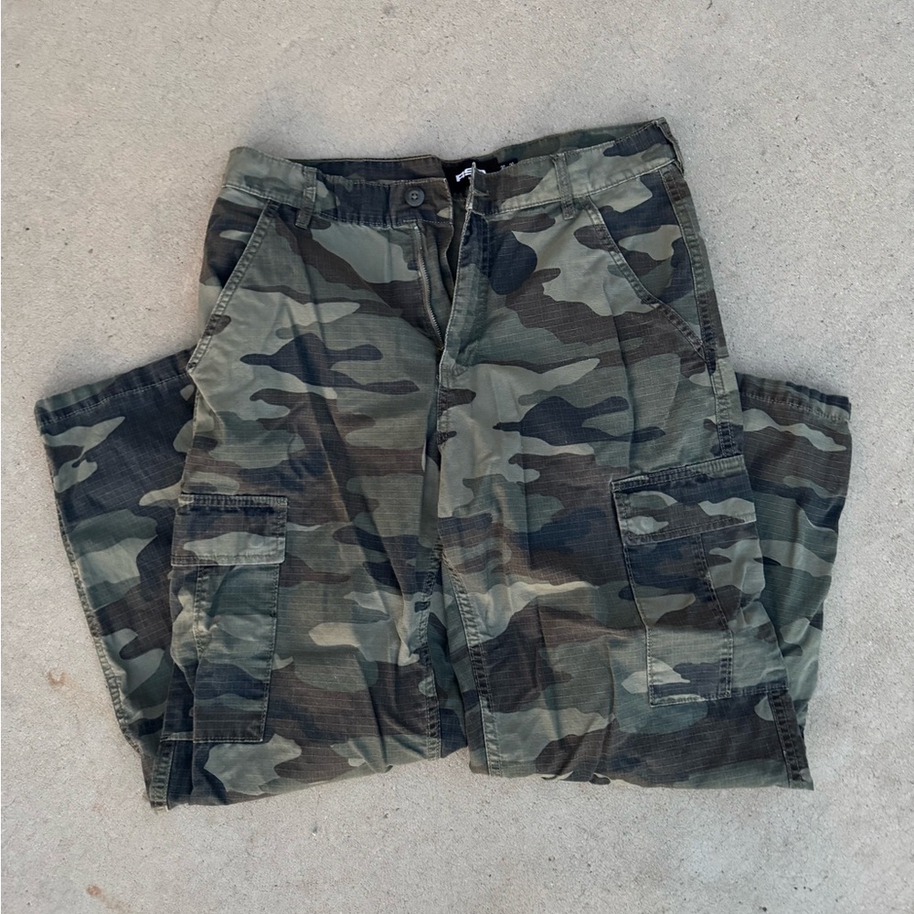 RSQ Men's Green Camouflage Cargo Pants